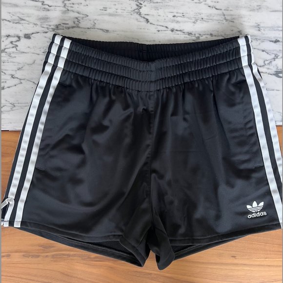adidas originals adicolor three stripe shorts - Picture 3 of 4